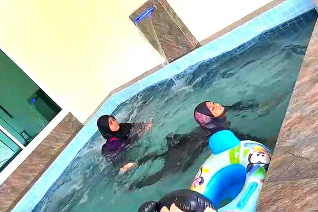 코타팅기 Desaru 16Pax Family With Private Mini Pool & Jacuzzi 빌라 외부 사진